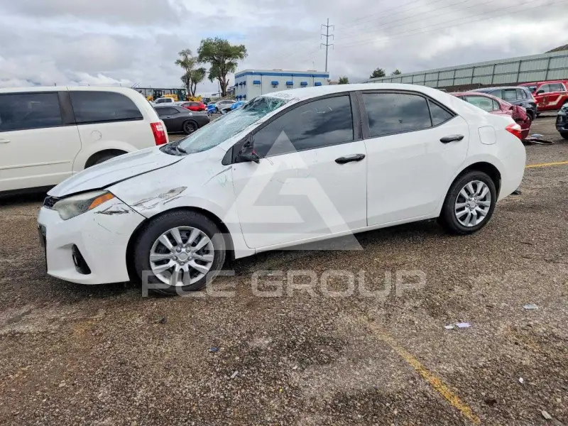 2015 Toyota COROLLA фото