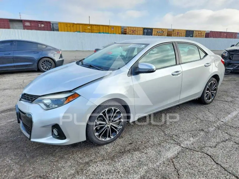 2015 Toyota COROLLA фото