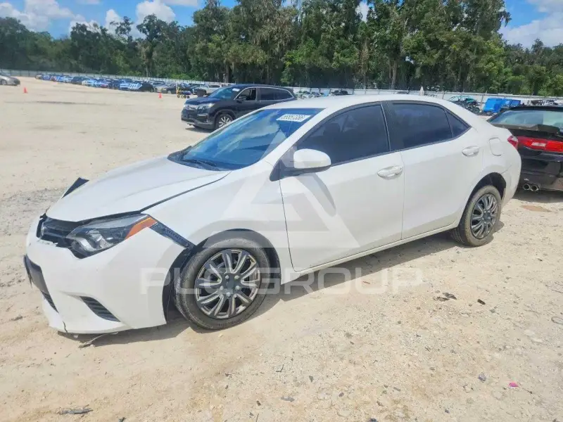 2015 Toyota COROLLA фото