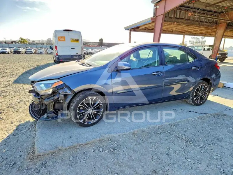 2015 Toyota COROLLA фото