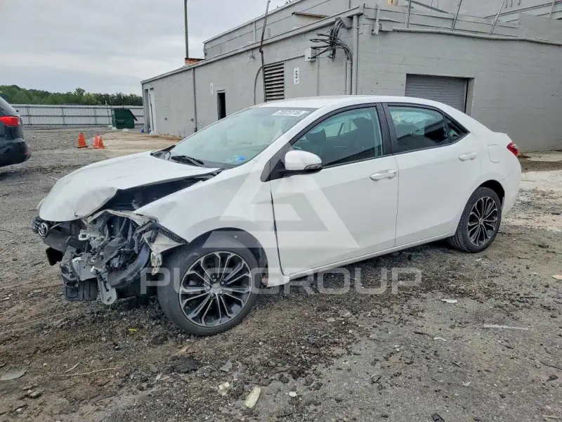 2015 Toyota COROLLA фото