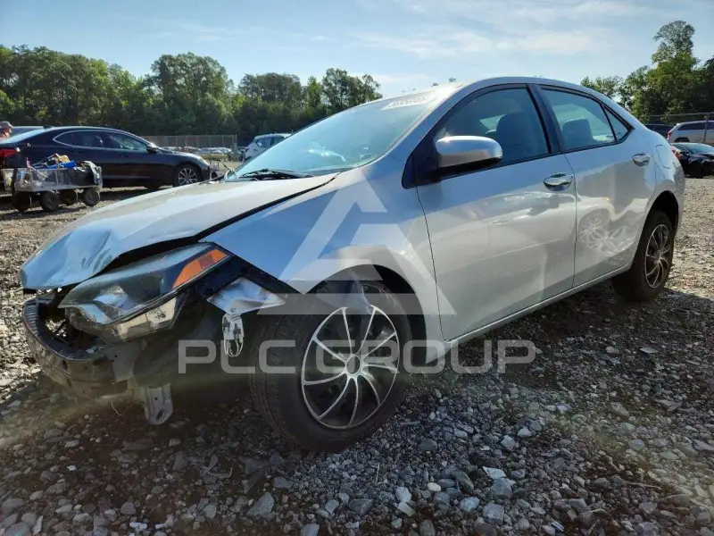 2015 Toyota COROLLA фото