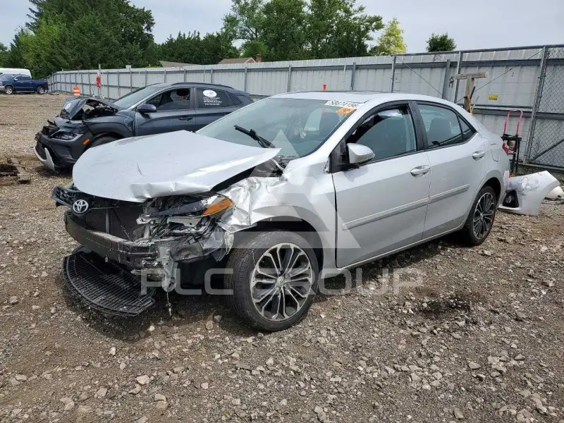 2015 Toyota COROLLA фото