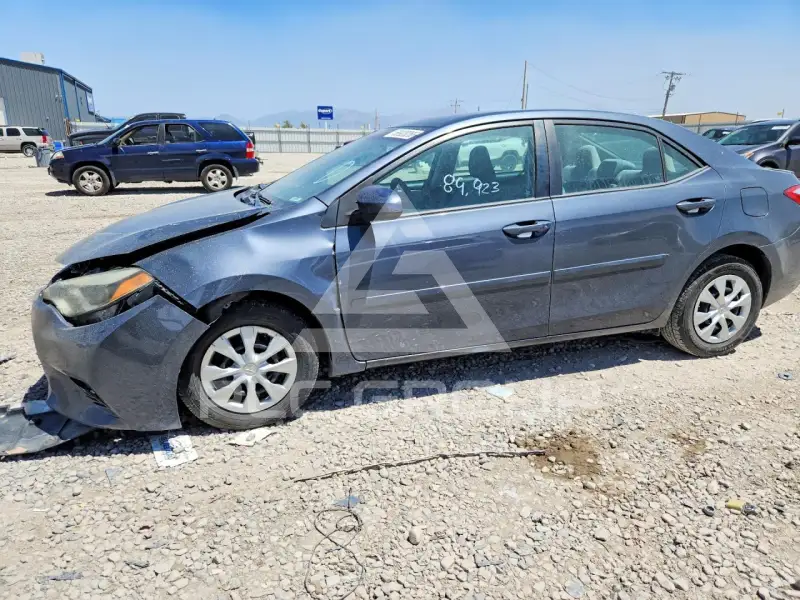 2015 Toyota COROLLA фото