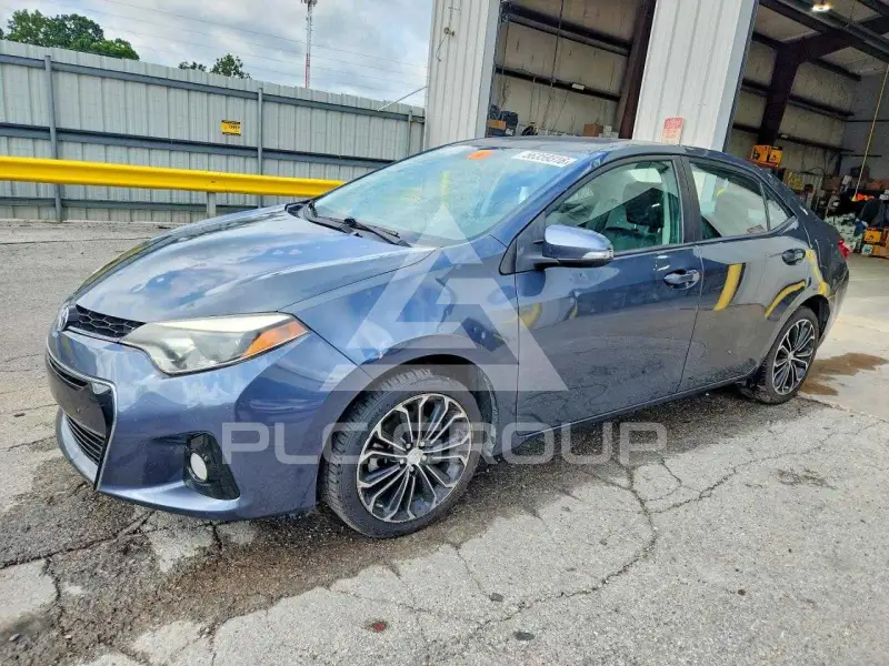2015 Toyota COROLLA фото
