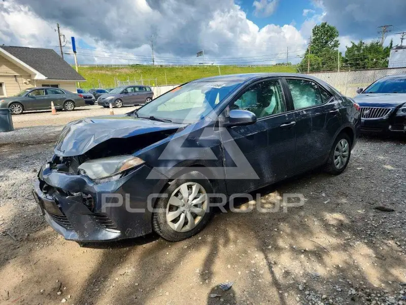 2015 Toyota COROLLA фото