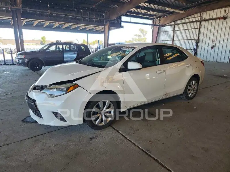 2015 Toyota COROLLA фото