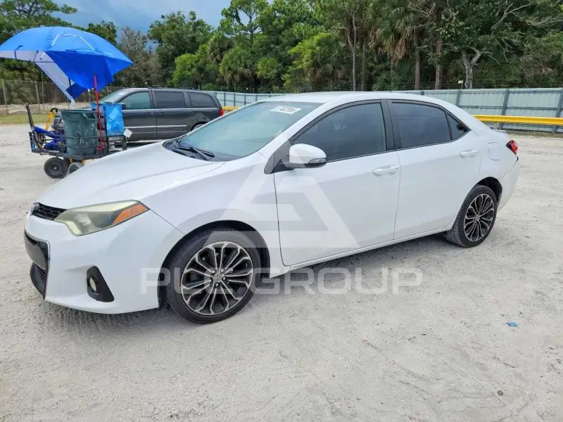 2015 Toyota COROLLA фото