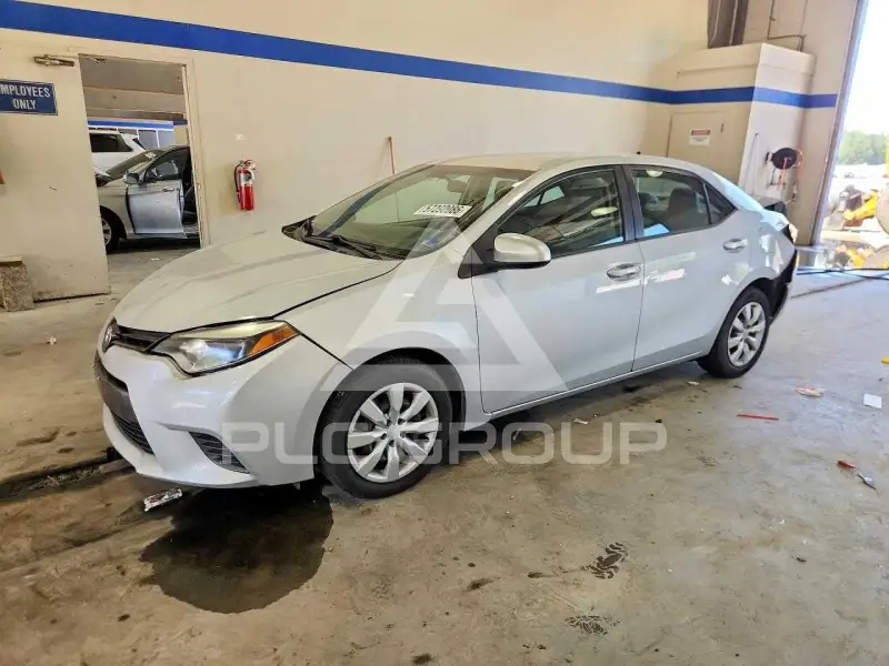 2015 Toyota COROLLA фото