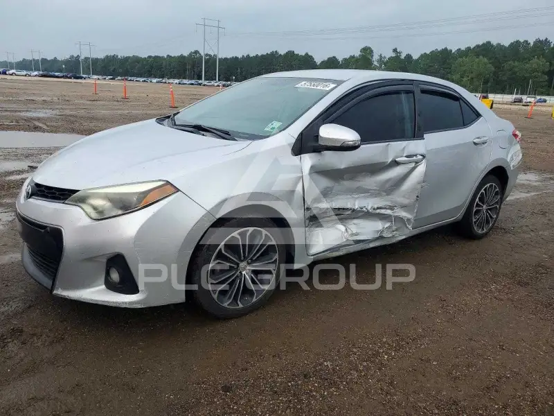 2015 Toyota COROLLA фото