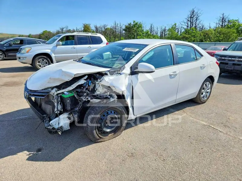 2015 Toyota COROLLA фото