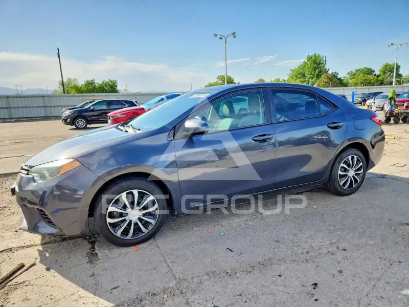 2015 Toyota COROLLA фото