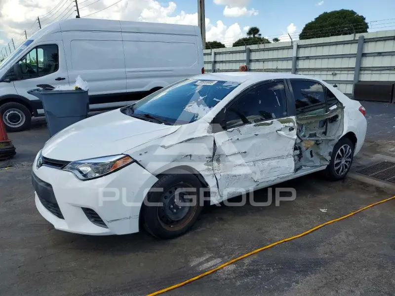 2015 Toyota COROLLA фото