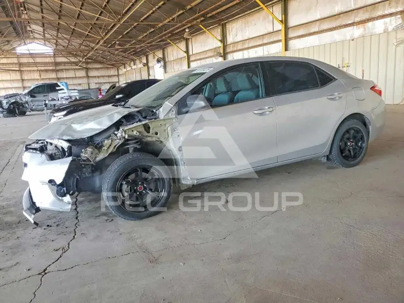 2015 Toyota COROLLA фото