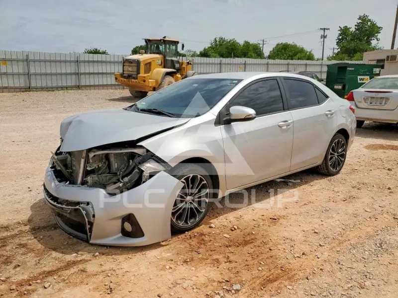 2015 Toyota COROLLA фото