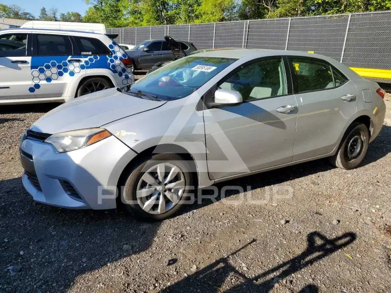 2015 Toyota COROLLA фото
