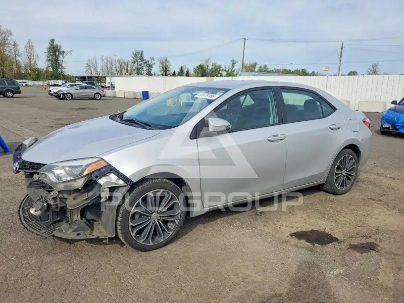 2015 Toyota COROLLA фото