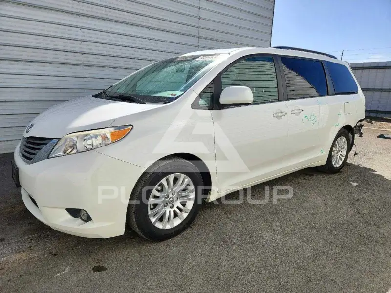 2015 Toyota SIENNA фото