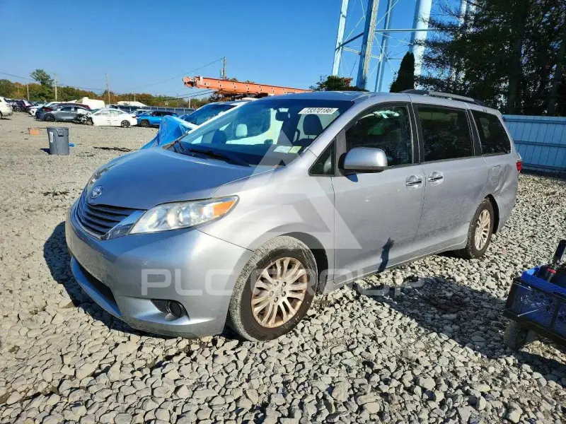 2015 Toyota SIENNA фото