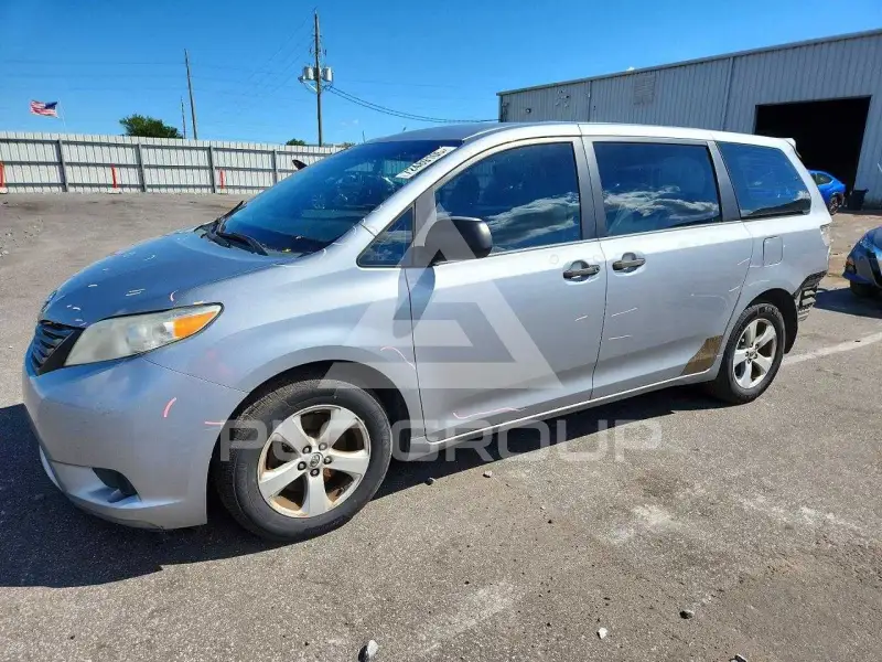 2015 Toyota SIENNA фото