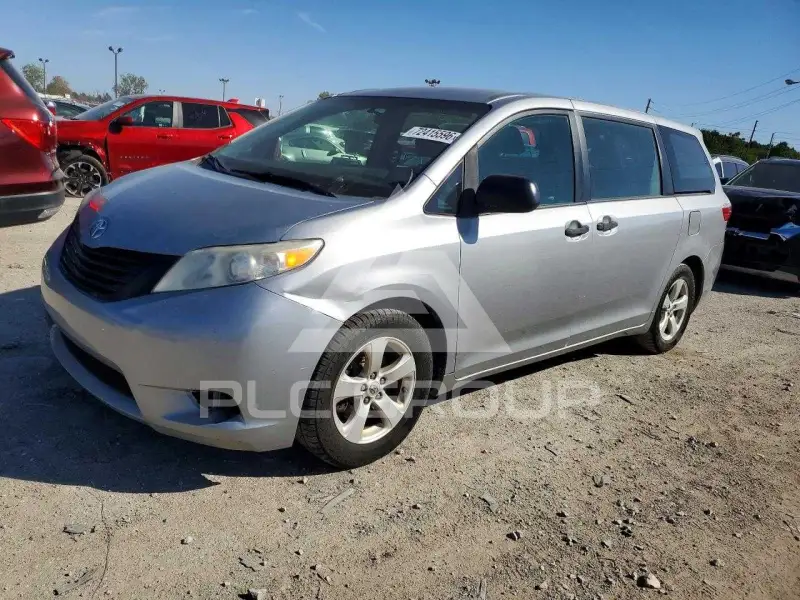 2015 Toyota SIENNA фото
