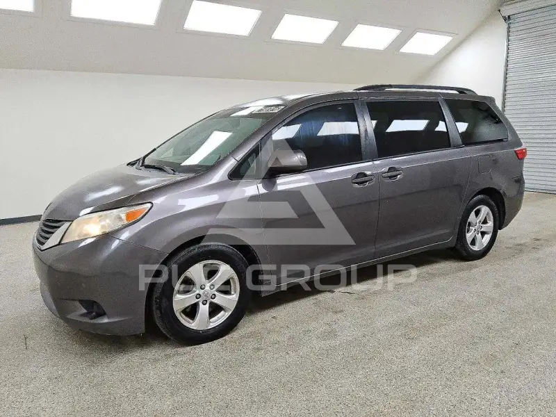 2015 Toyota SIENNA фото