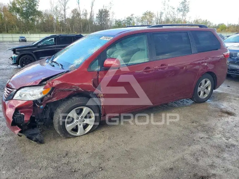 2015 Toyota SIENNA фото