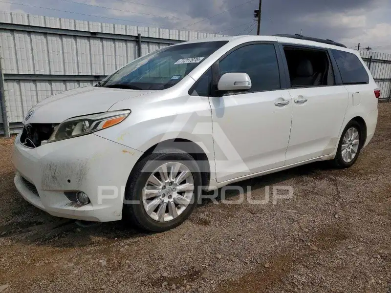 2015 Toyota SIENNA photo