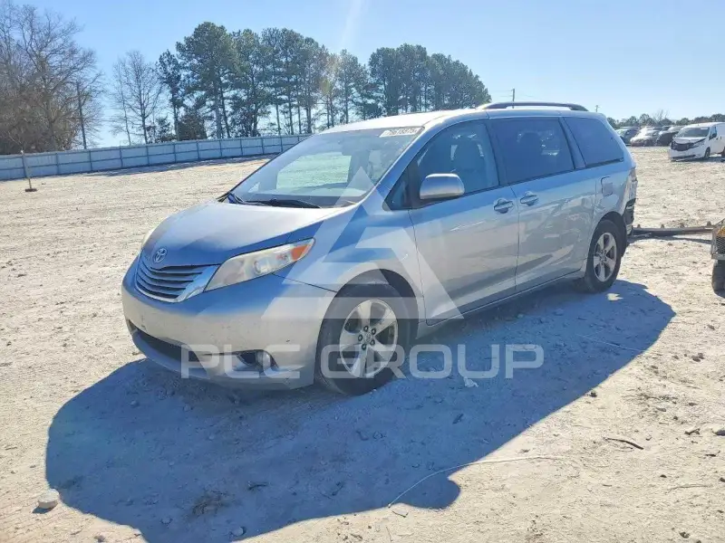 2015 Toyota SIENNA фото