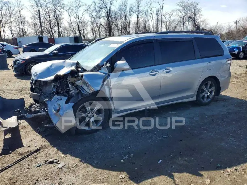 2015 Toyota SIENNA фото