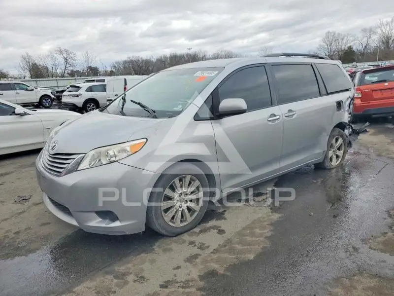 2015 Toyota SIENNA фото