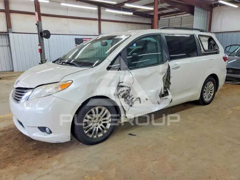 2015 Toyota SIENNA фото