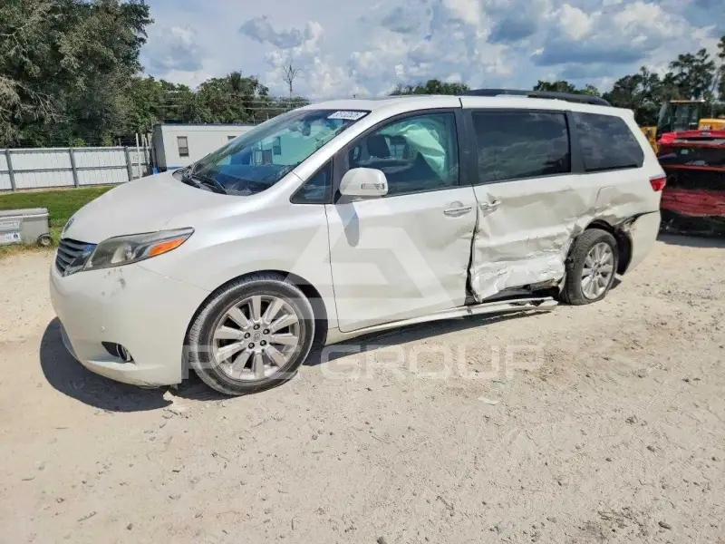 2015 Toyota SIENNA фото