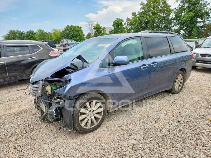 2015 Toyota SIENNA фото
