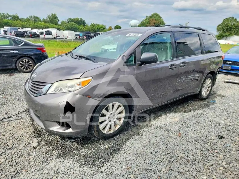 2015 Toyota SIENNA фото