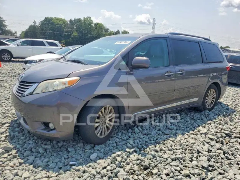 2015 Toyota SIENNA фото