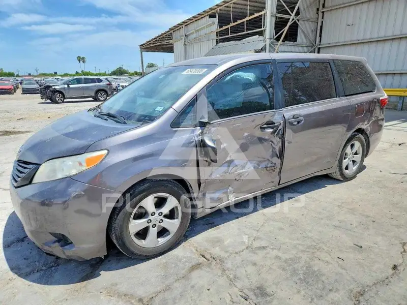 2015 Toyota SIENNA photo
