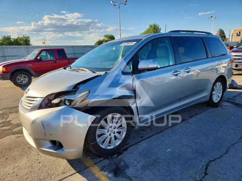 2015 Toyota SIENNA фото