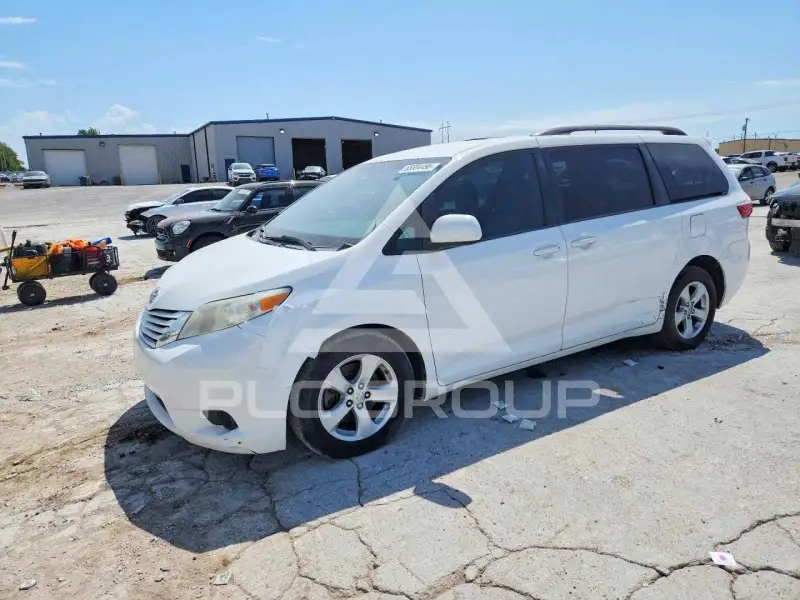 2015 Toyota SIENNA фото