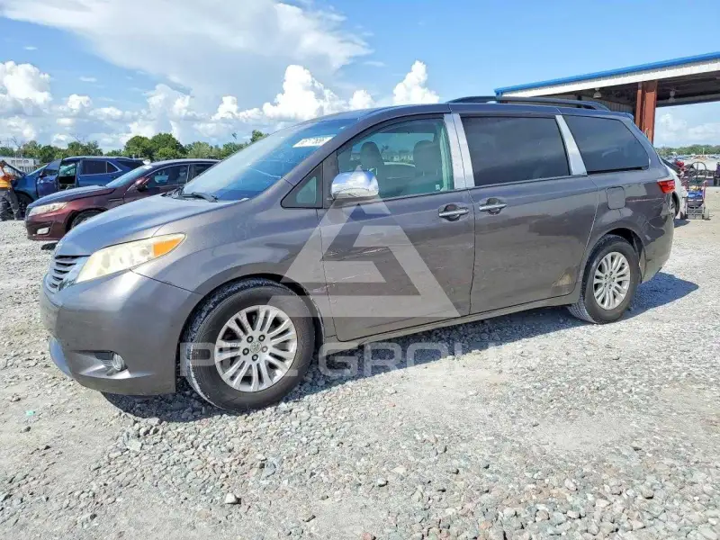 2015 Toyota SIENNA фото