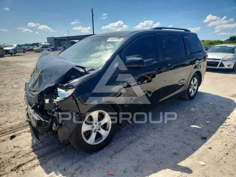 2015 Toyota SIENNA фото