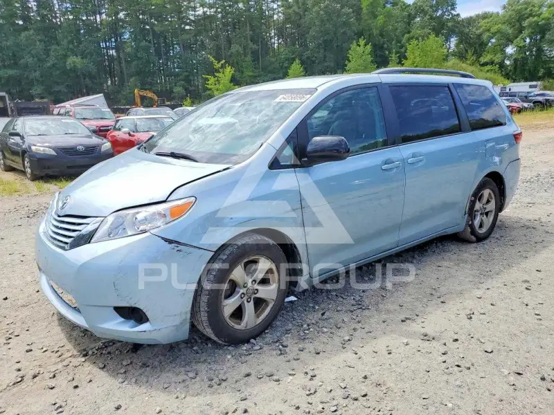 2015 Toyota SIENNA photo