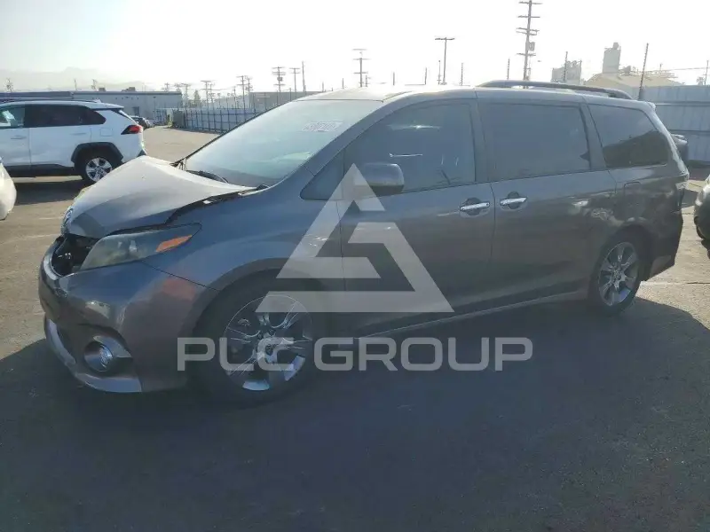 2015 Toyota SIENNA фото