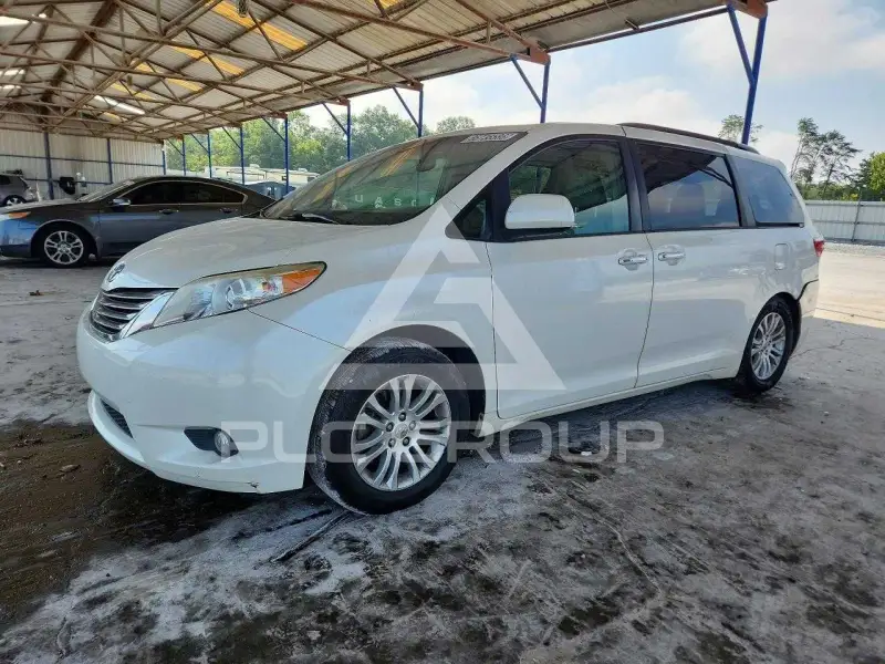 2015 Toyota SIENNA фото