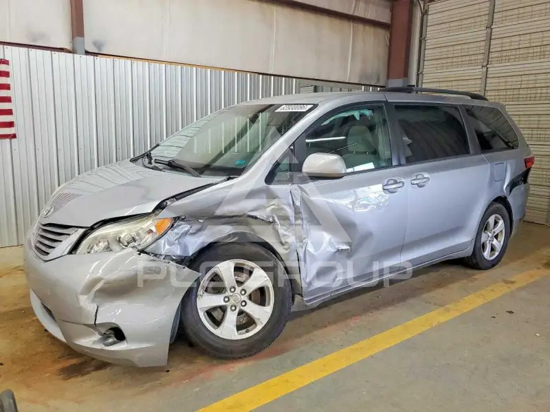 2015 Toyota SIENNA фото
