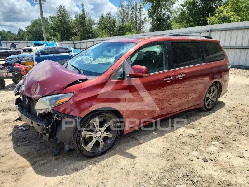 2015 Toyota SIENNA photo