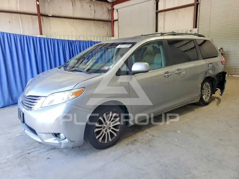 2015 Toyota SIENNA фото
