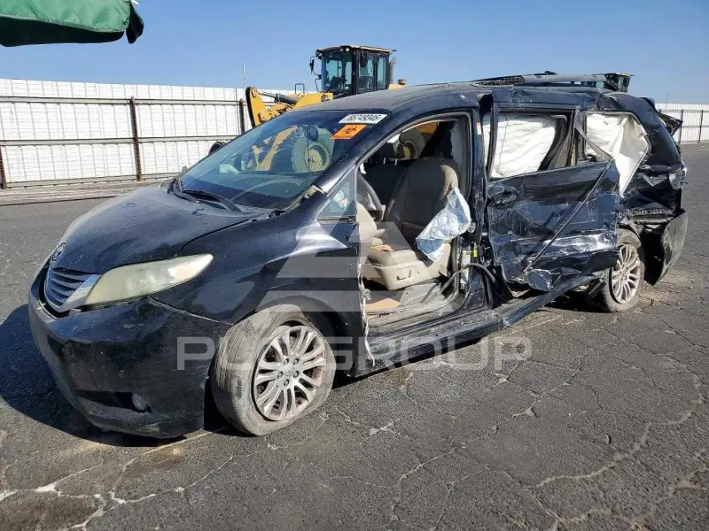 2015 Toyota SIENNA фото