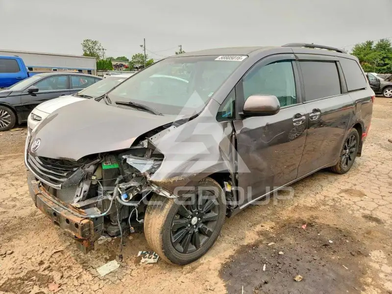 2015 Toyota SIENNA фото