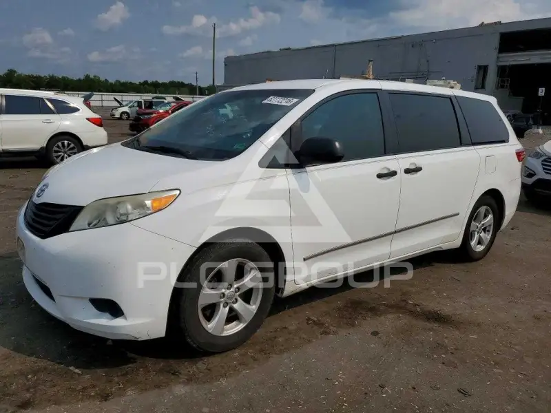 2015 Toyota SIENNA фото
